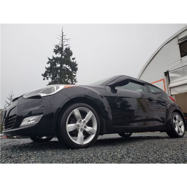 B6 --  2013 HYUNDAI VELOSTER, Black, 309084