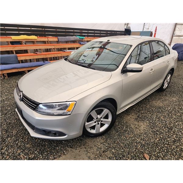 C6 --  2012 VW JETTA TDI , White, 226896 KM