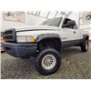 Image 1 : H4 --  2001 DODGE RAM 2500 EXT CAB 4X4, White, 347,852