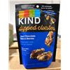 Image 2 : CASE LOT - KIND dark chocolate & mixed berry dipped clusters 8x113g