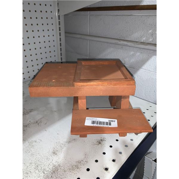 Picnic Table Bird Feeder