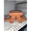 Image 2 : Picnic Table Bird Feeder