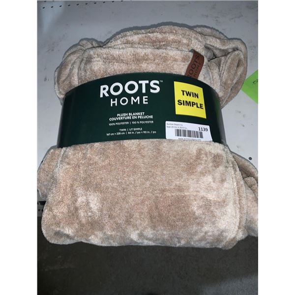 Roots Home Twin Plush Blanket