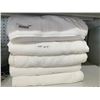 Image 1 : Grandeur Hospitality 100$ Cotton Bath Towels Lot of 5
