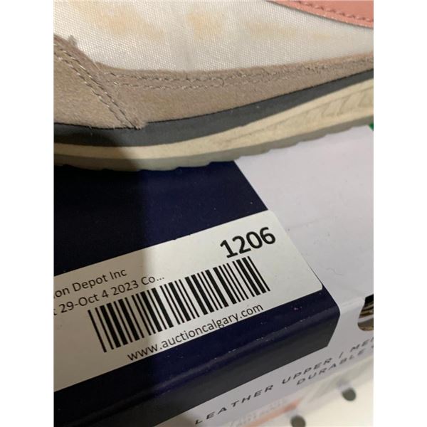 Tretorn Womens Size 7 Blush Shoes