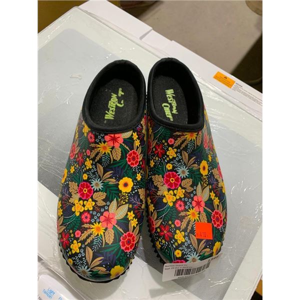 WesTern Cheff Slip-on Shoes - Size 9