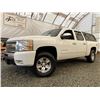 Image 1 : G6 --  2010 CHEVROLET SILVERADO 1500 LT CREW CAB 4X4, White, 159422 KM