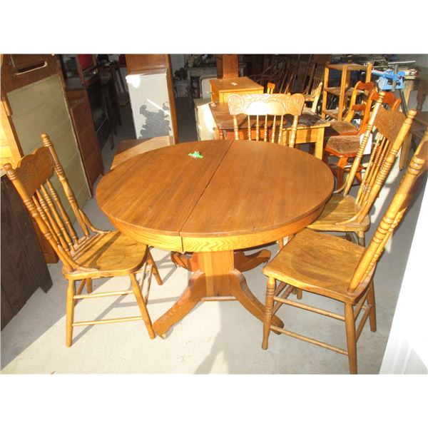 42" Round Wooden Table w/ Casters and (4) Chairs - Not Matching  OFF SITE