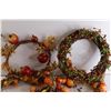 Image 2 : (6) Fall-Themed Wreathes