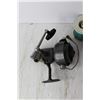 Image 3 : (2) Fishing Reels and Fishing Line