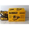 Image 2 : DeWalt 1/4" Sheet Palm Grip Sander w/ Box