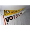 Image 4 : (6) NHL Pennants - Penguins, Flyers, Flames, Blues, Leafs