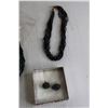 Image 4 : (3) Necklace and Pair of Earrings Sets