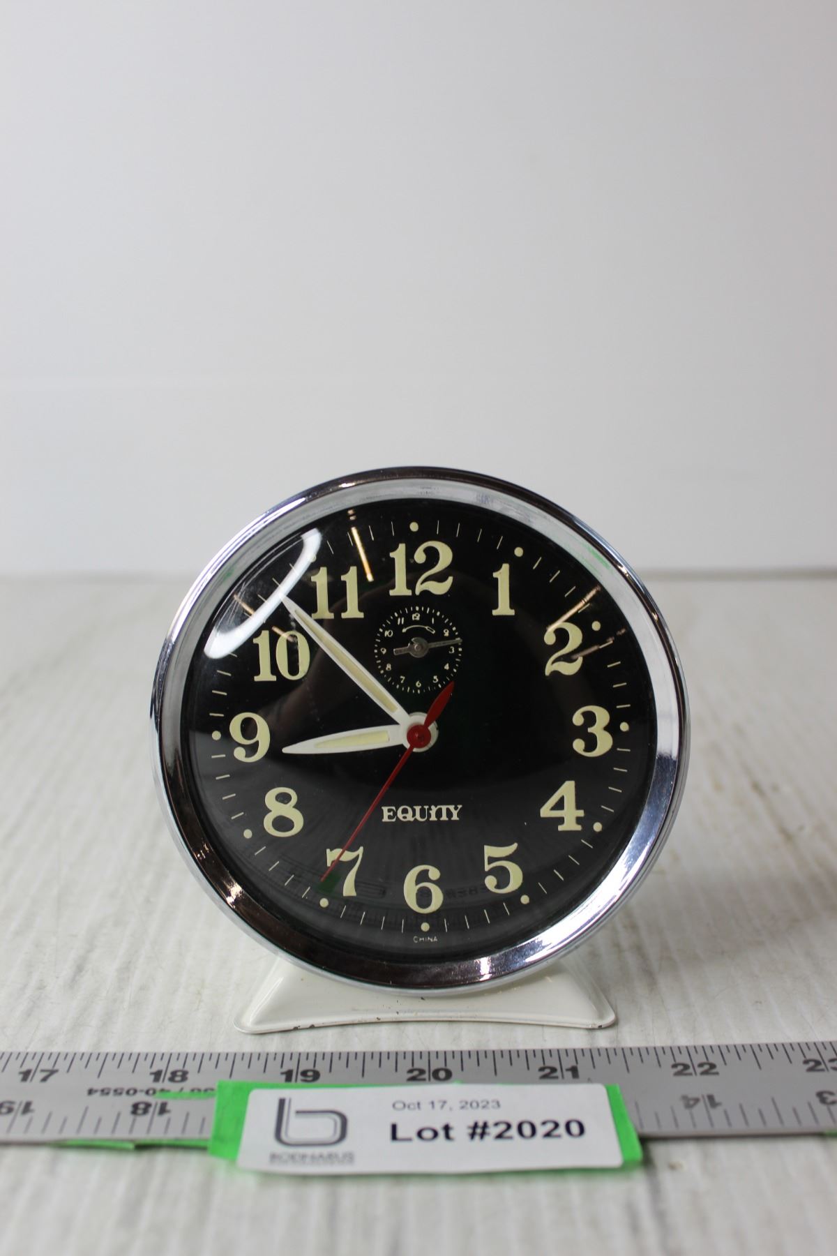 Dig Equity Clock Vintage Equity Clock - Bodnarus Auctioneering