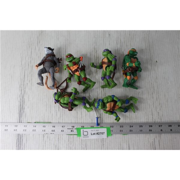 (6) Teenage Mutant Ninja Turtles - TMNT Figurines