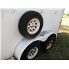 Image 14 : 15' Horse Trailer with Hitch (Rust on Door)