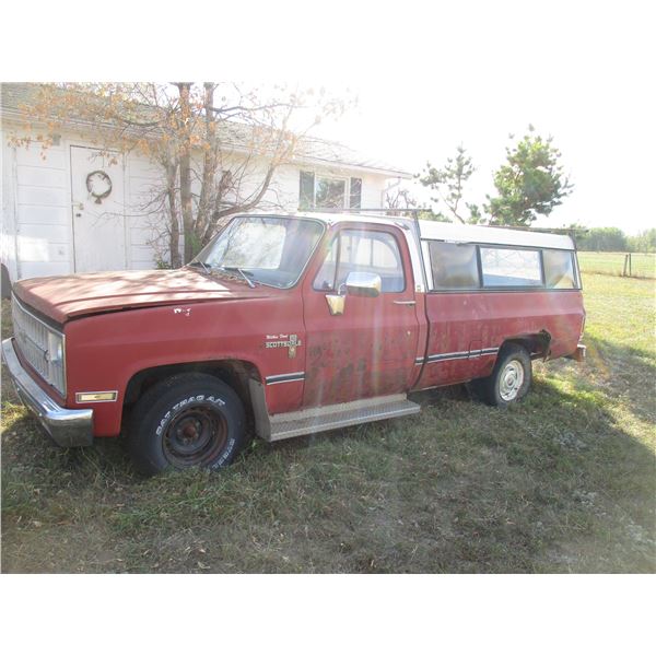 1982 Scott Dale 10 Truck with Topper for Parts (305 Motor)