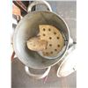 Image 3 : Butter Churn
