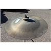 Image 4 : ** Cymbal with Stand - 15 1/2" Diameter