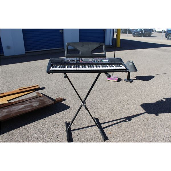 ** Yamaha Organ with Stand - Untested, Some Stuck Keys