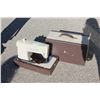 Image 1 : ** Singer Sewing Machine with Carrying Case