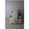 Image 5 : Janome Mylock 203 Serger Machine