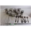 Image 1 : 7-Piece Silverware Flatware - Floral Pattern, (9) Cream Dispensers