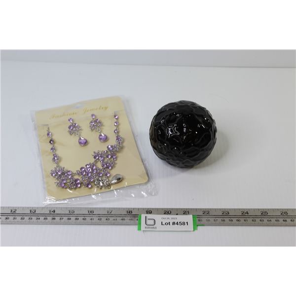 Fashion Jewelry (NIB) - Ceramic Ball Decor