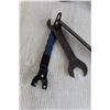 Image 2 : (2) Saw Blade Wrenches, Wrench, Makita Zip Cut - Untested