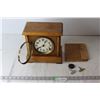 Image 1 : Vintage Clock with Pendulum and (2) Keys