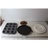 Image 1 : Muffin Tin + (2) Serving Trays + Hot Plate