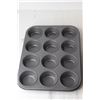 Image 2 : Muffin Tin + (2) Serving Trays + Hot Plate