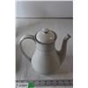 Image 2 : Tupperware + Jar with Teas + Tea Pot