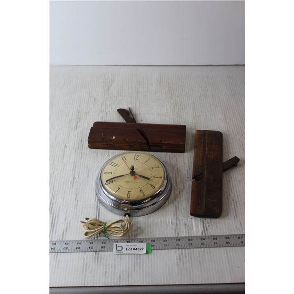 (2) Moulding Planes  + Electric WestClox Clock