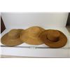 Image 1 : (3) Garden Hats