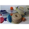 Image 2 : Assortment of Tupper Wear