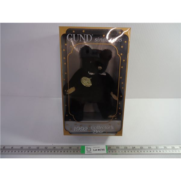 Gund 1992 Collector's Bear (NIB)