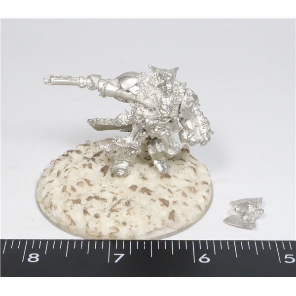 #207 WARHAMMER 40K METAL FIGURE FOR RESTORATION