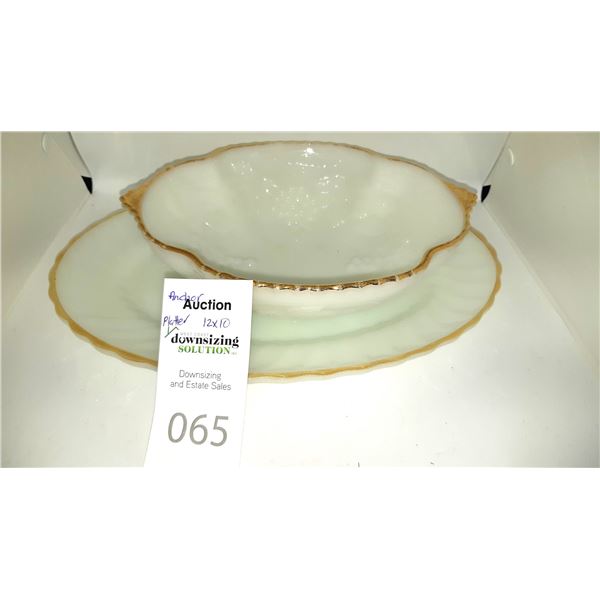 White & Gold Serving Cat A