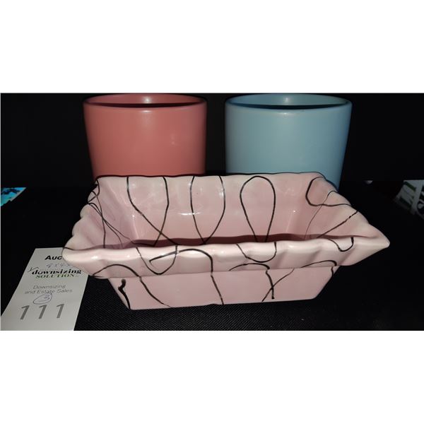 Hull Ceramic Dish & More Cat A