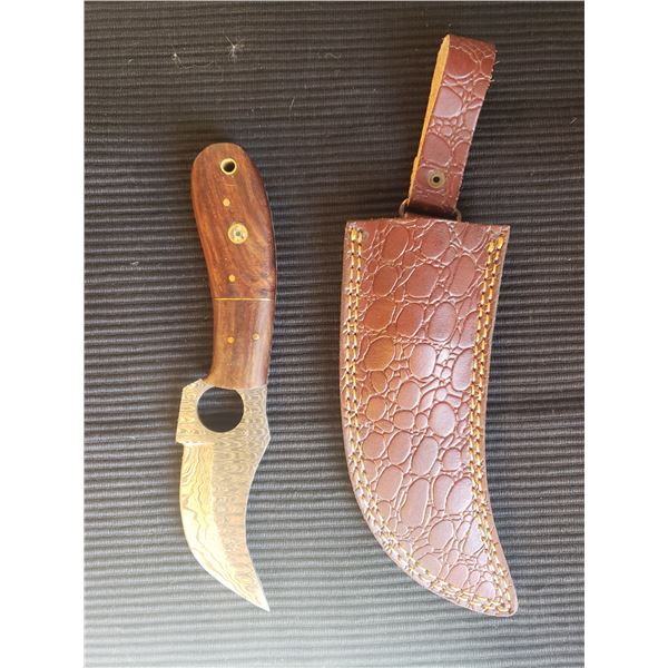 Hand Forged Damascus Steel Knife with Leather Sheath