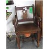 Image 1 : Antique Commode Chair