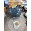 Image 1 : Presto Pizza Oven, Peanut Mug, Bake Pan, Punch Bowl