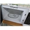 Image 2 : Kenmore White M/W Oven