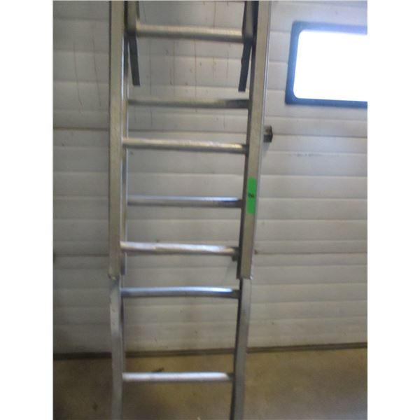 ESTATE:  APPROX. 22' ALUMINUM EXTENSION SHOVEL