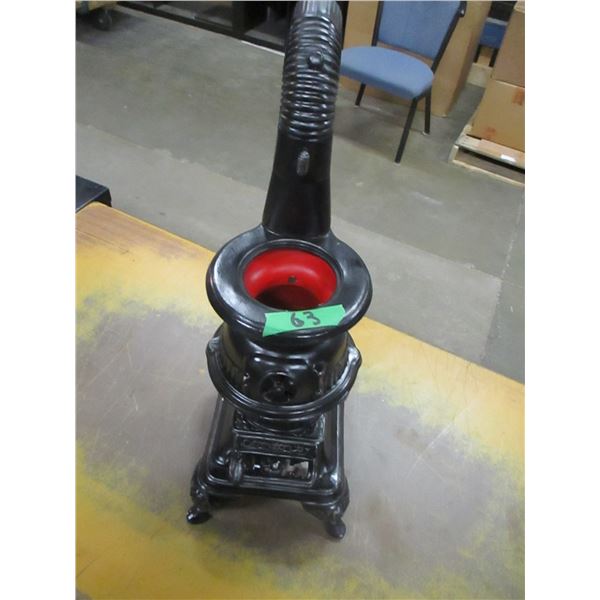 ESTATE:  COLLECTIBLE CERAMIC POT BELLY STOVE LAMP