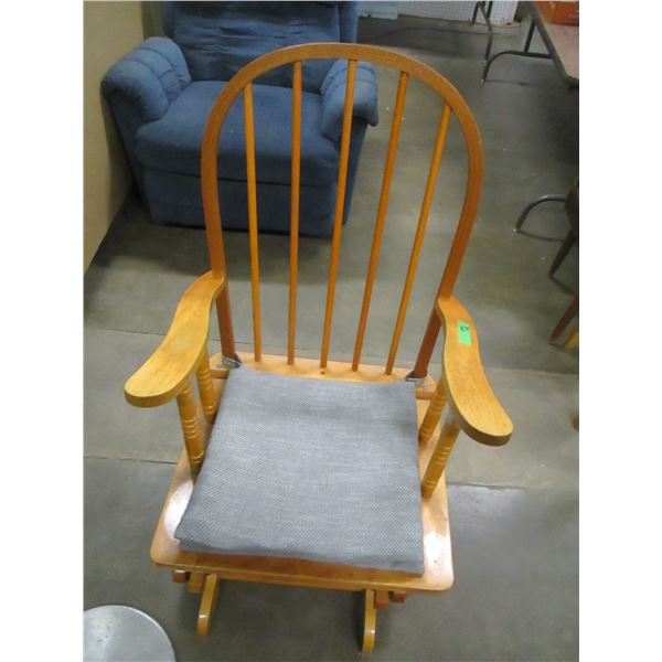 ESTATE:  GLIDER ROCKER