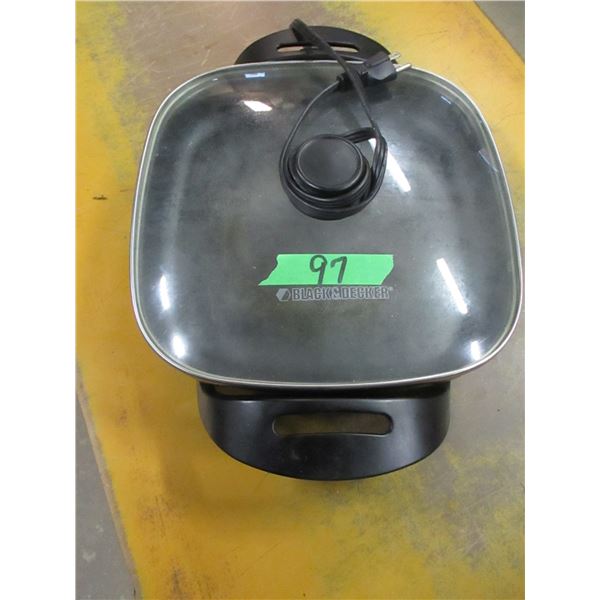 ESTATE:  BLACK & DECKER ELECTRIC FRYING PAN