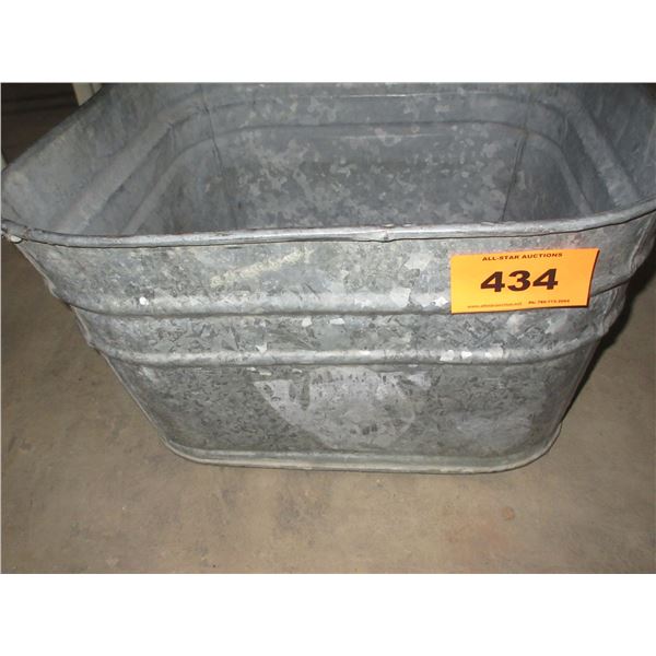 ESTATE/COLLECTIBLE GSW SQUARE LAUNDRY TUB