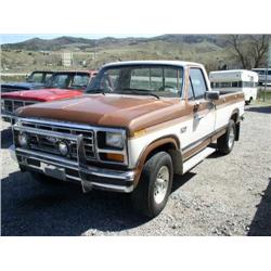 1986 FORD F250XLT LARIAT BROWN/CREAM A/C